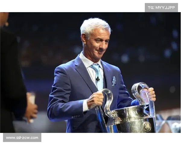 国家德比后维尼修斯主动联系阿劳霍,送上支持与鼓励 国家德比后维尼修斯主动联系阿劳霍,送上支持与鼓励